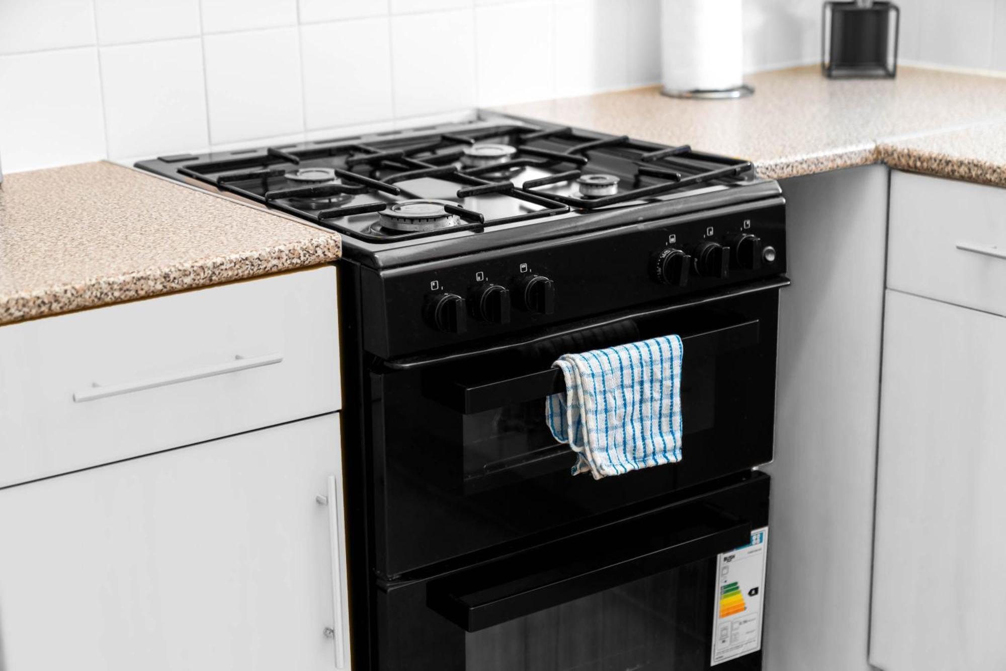 Two Bedroom Apartment - Single Beds - Accommodates 3 - Street Parking - Top Rated -Wbb Уест Бромуич Екстериор снимка